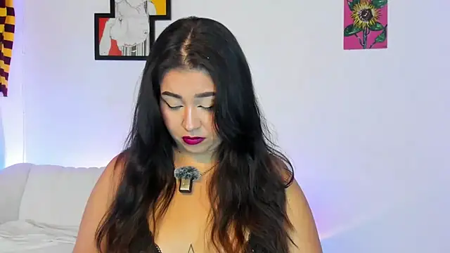 Snapshot of LiahDiaz chatting on November 27, 2025, 1:35 pm LiahDiaz online show from November 27, 2025, 1:35 pm