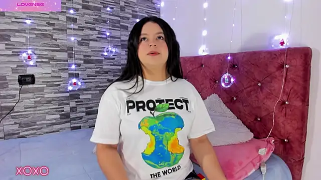 skyhotgirll online show from December 12, 2024, 7:04 pm