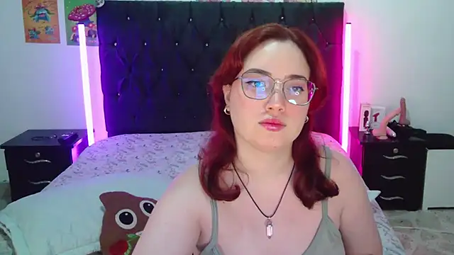 Snapshot of AndrewAnndCherry chatting on November 4, 2025, 11:04 pm AndrewAnndCherry online show from November 4, 2025, 11:04 pm