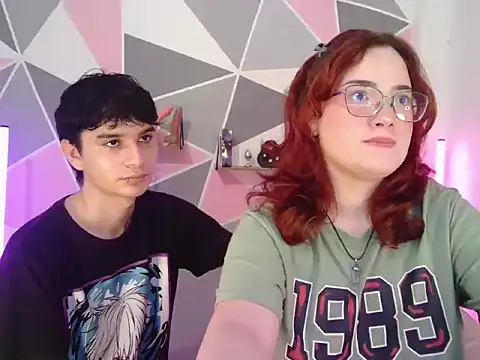 Snapshot of AndrewAnndCherry chatting on December 3, 2025, 12:18 am AndrewAnndCherry online show from December 3, 2025, 12:18 am