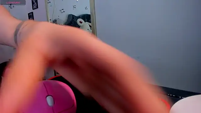  Antonnela  online show from February 13, 2025, 1:15 pm