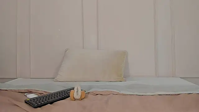 Mariapettit online show from February 20, 2025, 6:46 pm