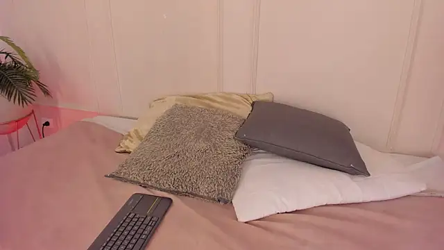 Mariapettit online show from March 31, 2026, 1:00 pm