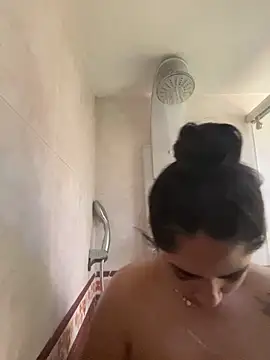 Charlotte cute18 online show from December 10, 2024, 2:28 pm