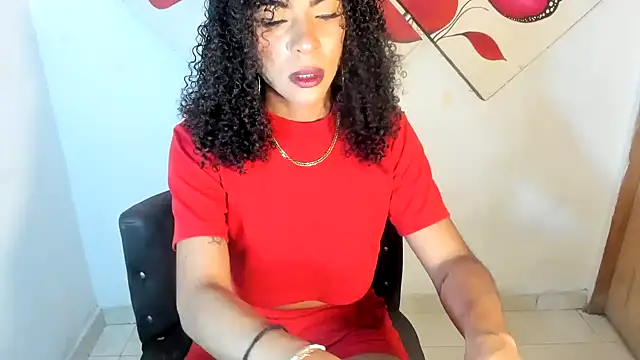 Snapshot of naomiwildburn chatting on June 25, 2026, 8:13 pm naomiwildburn online show from June 25, 2026, 8:13 pm