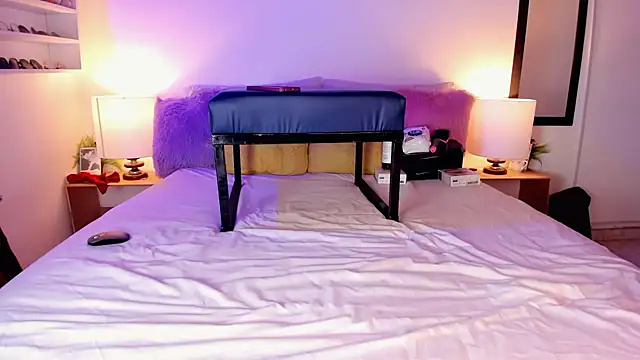 Snapshot of RachellMishelle chatting on November 17, 2025, 4:13 pm RachellMishelle online show from November 17, 2025, 4:13 pm