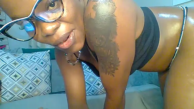 Snapshot of Petite_254 chatting on June 30, 2026, 1:50 am Petite 254 online show from June 30, 2026, 1:50 am