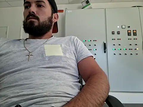 Leonormaldick online show from June 10, 2026, 11:53 am