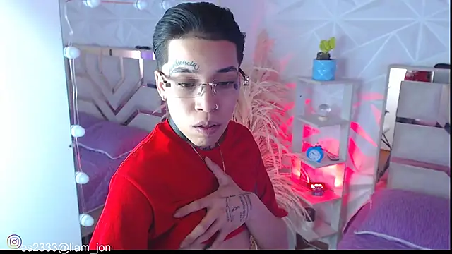 Jonesliam23 online show from September 24, 2025, 7:17 pm