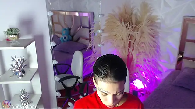 Jonesliam23 online show from February 5, 2026, 7:18 pm