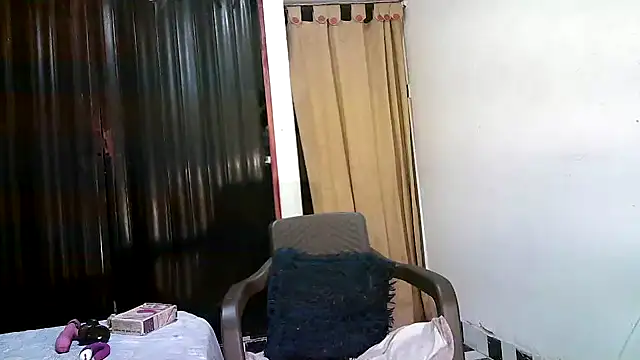 kimmiemm online show from November 28, 2025, 12:13 am