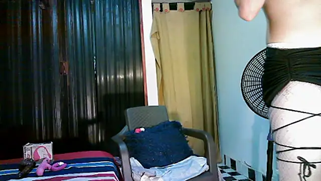 Snapshot of kimmiemm chatting on February 17, 2026, 3:03 am kimmiemm online show from February 17, 2026, 3:03 am