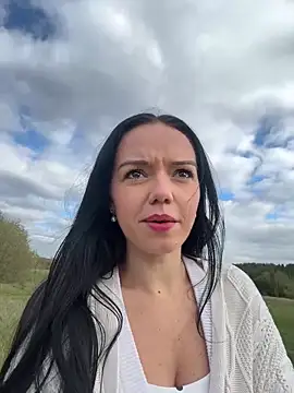 Vanesskaa online show from October 8, 2025, 2:25 pm