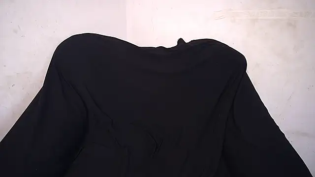 Snapshot of LureLily chatting on April 11, 2026, 7:45 am LureLily online show from April 11, 2026, 7:45 am