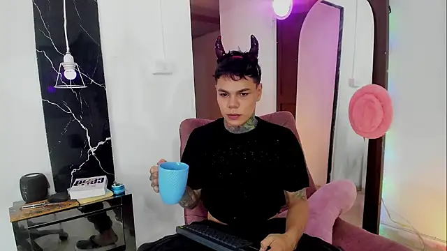 Jordyrodriiguez online show from October 31, 2025, 10:22 pm