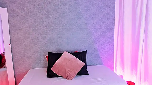 CatrinaRossi online show from February 5, 2025, 8:46 pm