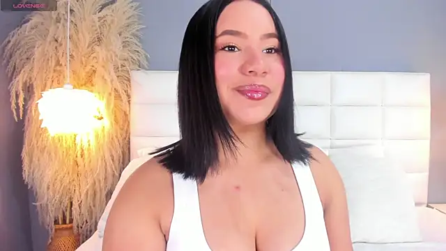 HannaKarson online show from December 18, 2025, 11:38 am