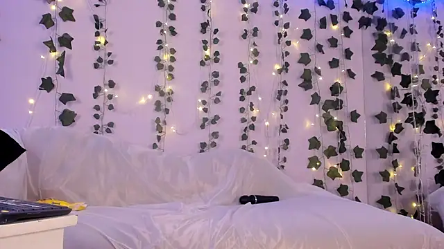 Natasha Nasty2 online show from December 24, 2024, 2:21 am