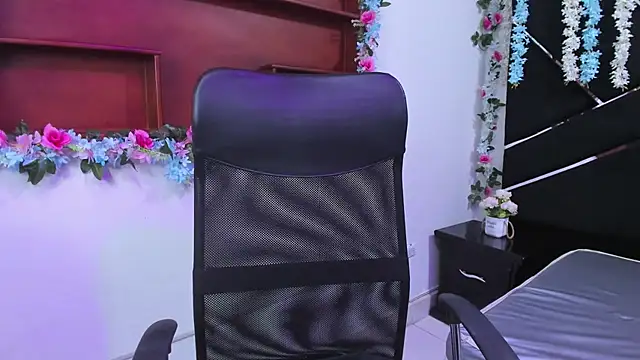 MariaClay online show from November 26, 2025, 12:06 pm