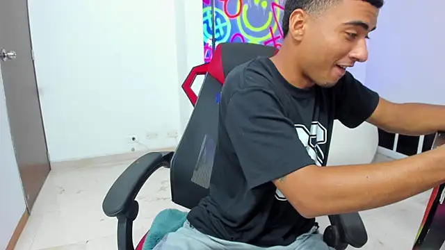 ANGEL NICOLAS online show from December 18, 2025, 10:16 pm