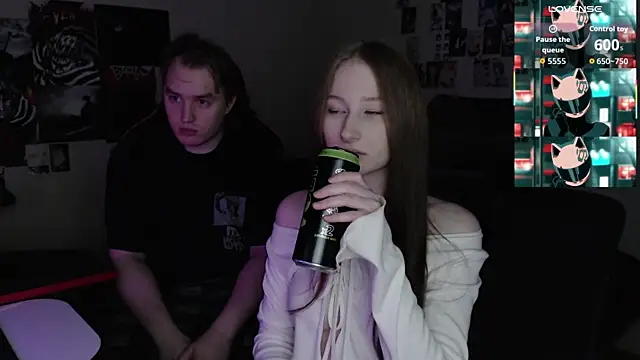 Snapshot of camcoupbang chatting on October 8, 2025, 11:46 pm camcoupbang online show from October 8, 2025, 11:46 pm