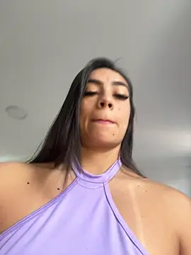 LauraCadwell online show from December 17, 2025, 12:44 pm