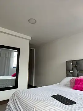 LauraCadwell online show from January 16, 2026, 1:04 pm