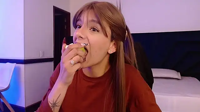 peyton golden1 online show from April 10, 2026, 3:12 am