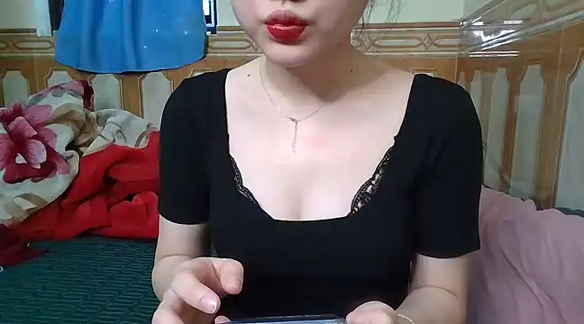 Yin-girl online show from March 14, 2025, 3:04 am