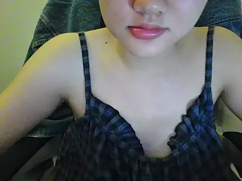 Yin-girl online show from September 18, 2025, 5:04 pm