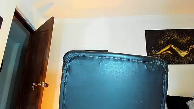 KimberlyBanks2 online show from November 20, 2025, 10:15 am