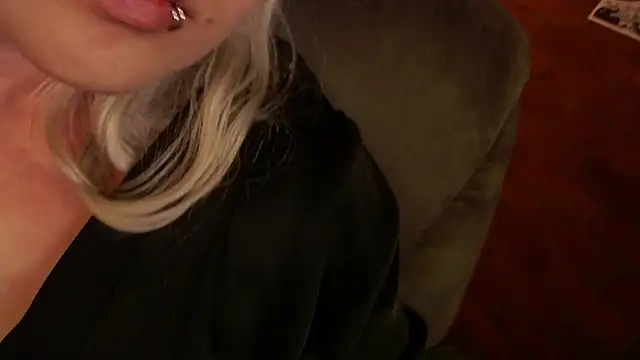 NEXT DOOR GIRL  online show from March 23, 2025, 5:10 am