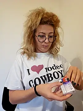 Selenna emma online show from November 5, 2025, 12:27 pm