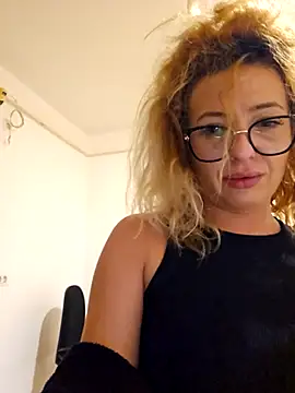 Selenna emma online show from November 11, 2025, 2:50 pm