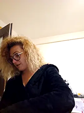 Selenna emma online show from November 12, 2025, 2:50 pm