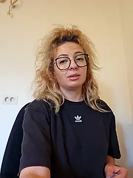 Selenna emma online show from November 13, 2025, 12:48 pm