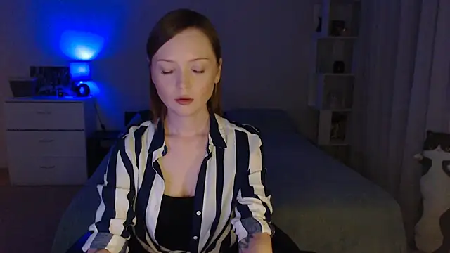 Snapshot of Allaria chatting on August 9, 2026, 6:24 pm Allaria online show from August 9, 2026, 6:24 pm
