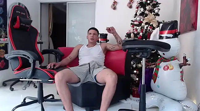 Snapshot of damiam_fiery chatting on December 5, 2024, 1:38 pm damiam fiery online show from December 5, 2024, 1:38 pm