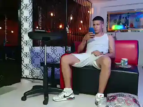 Snapshot of damiam_fiery chatting on February 24, 2025, 4:16 am damiam fiery online show from February 24, 2025, 4:16 am