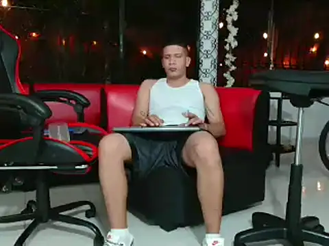 Snapshot of damiam_fiery chatting on March 5, 2025, 4:24 am damiam fiery online show from March 5, 2025, 4:24 am