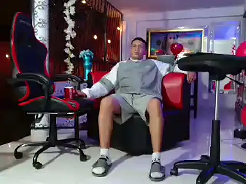 Snapshot of damiam_fiery chatting on March 17, 2025, 4:29 am damiam fiery online show from March 17, 2025, 4:29 am