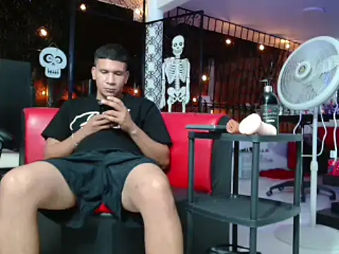 Snapshot of damiam_fiery chatting on November 6, 2025, 3:51 am damiam fiery online show from November 6, 2025, 3:51 am