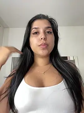 Snapshot of NiaSoler chatting on December 26, 2024, 8:42 pm NiaSoler online show from December 26, 2024, 8:42 pm