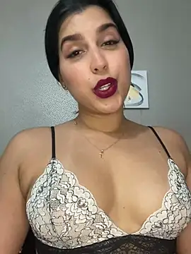 Snapshot of NiaSoler chatting on January 20, 2025, 7:35 pm NiaSoler online show from January 20, 2025, 7:35 pm