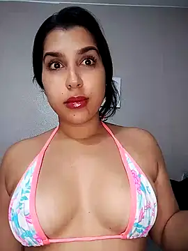 Snapshot of NiaSoler chatting on February 6, 2025, 8:56 pm NiaSoler online show from February 6, 2025, 8:56 pm