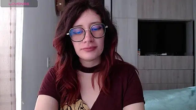 mariana124- online show from February 22, 2025, 3:47 pm