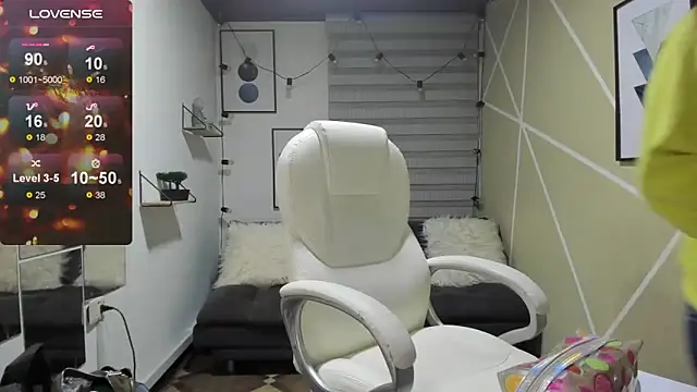 Enma  clark online show from November 30, 2025, 4:16 am