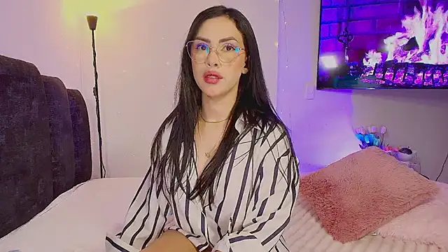 Maya Bluee online show from April 20, 2026, 3:53 am