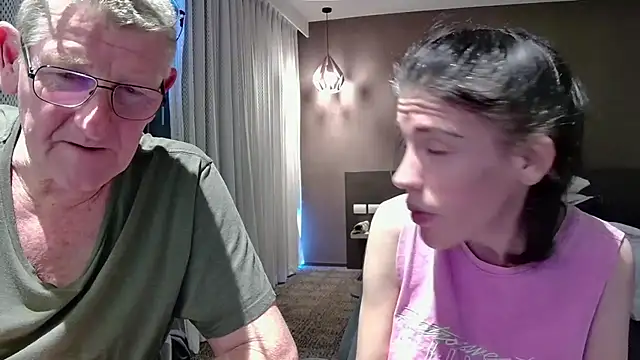 MelinahViking online show from November 1, 2025, 4:58 am