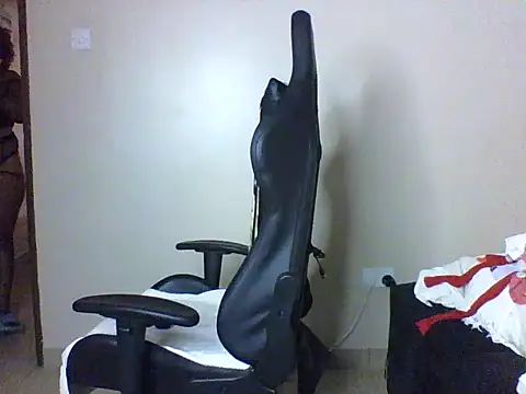 Snapshot of Candii_wet_ chatting on October 24, 2025, 10:00 am Candii wet online show from October 24, 2025, 10:00 am